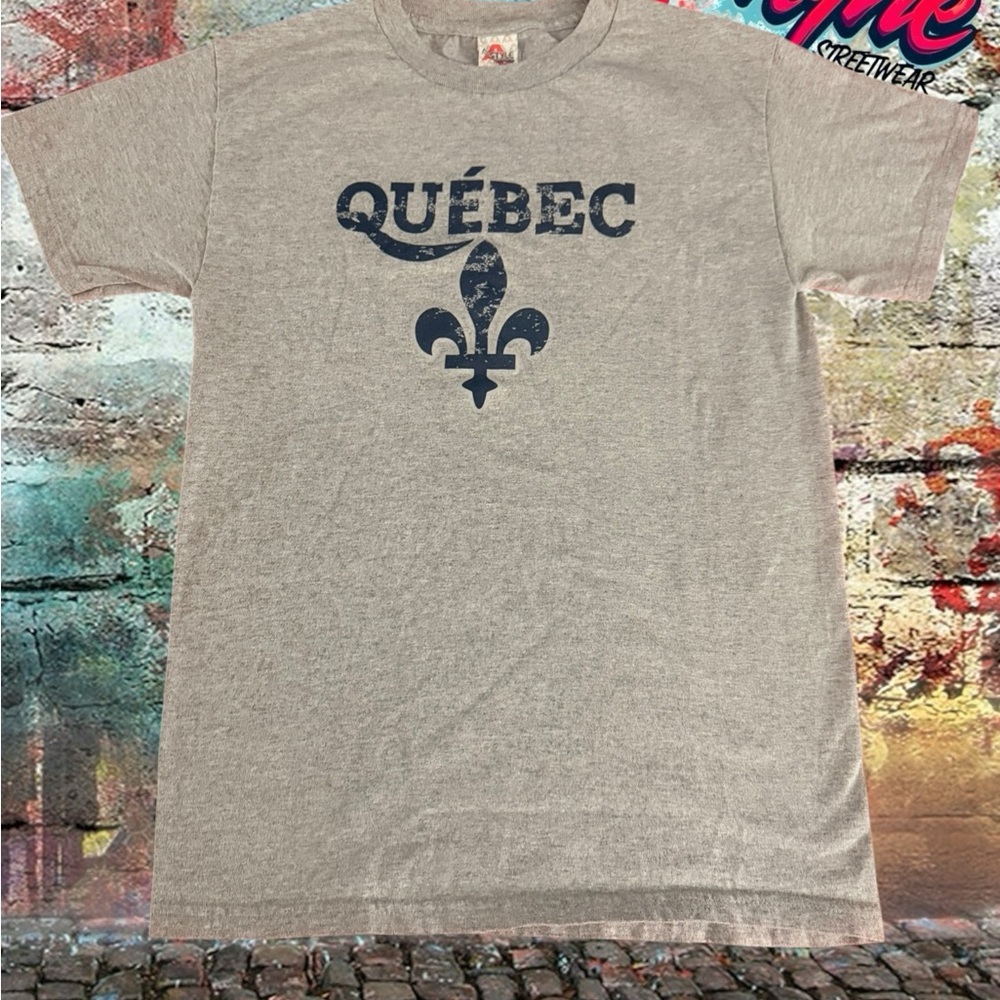 Vintage Gray Québec Graphic T-Shirt